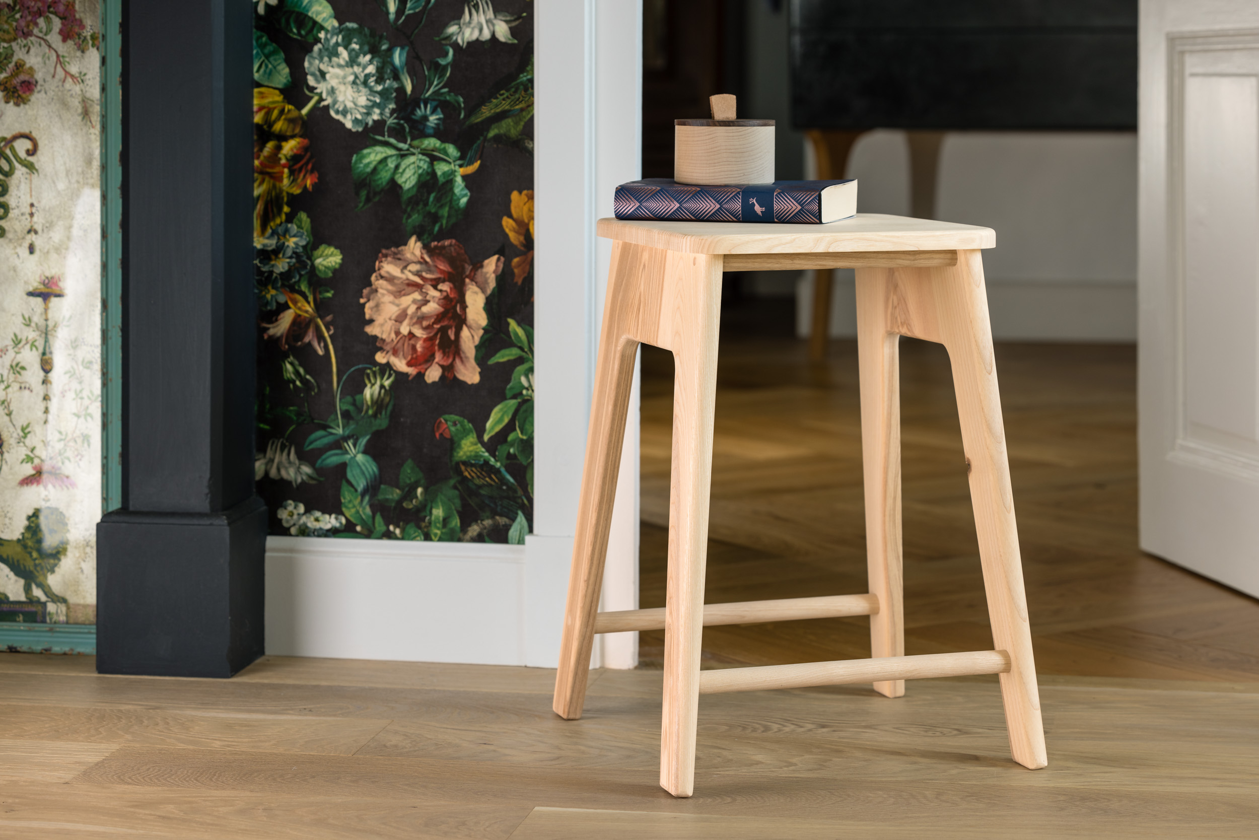 Tabouret en bois, frêne