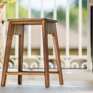 Tabouret en bois, noyer