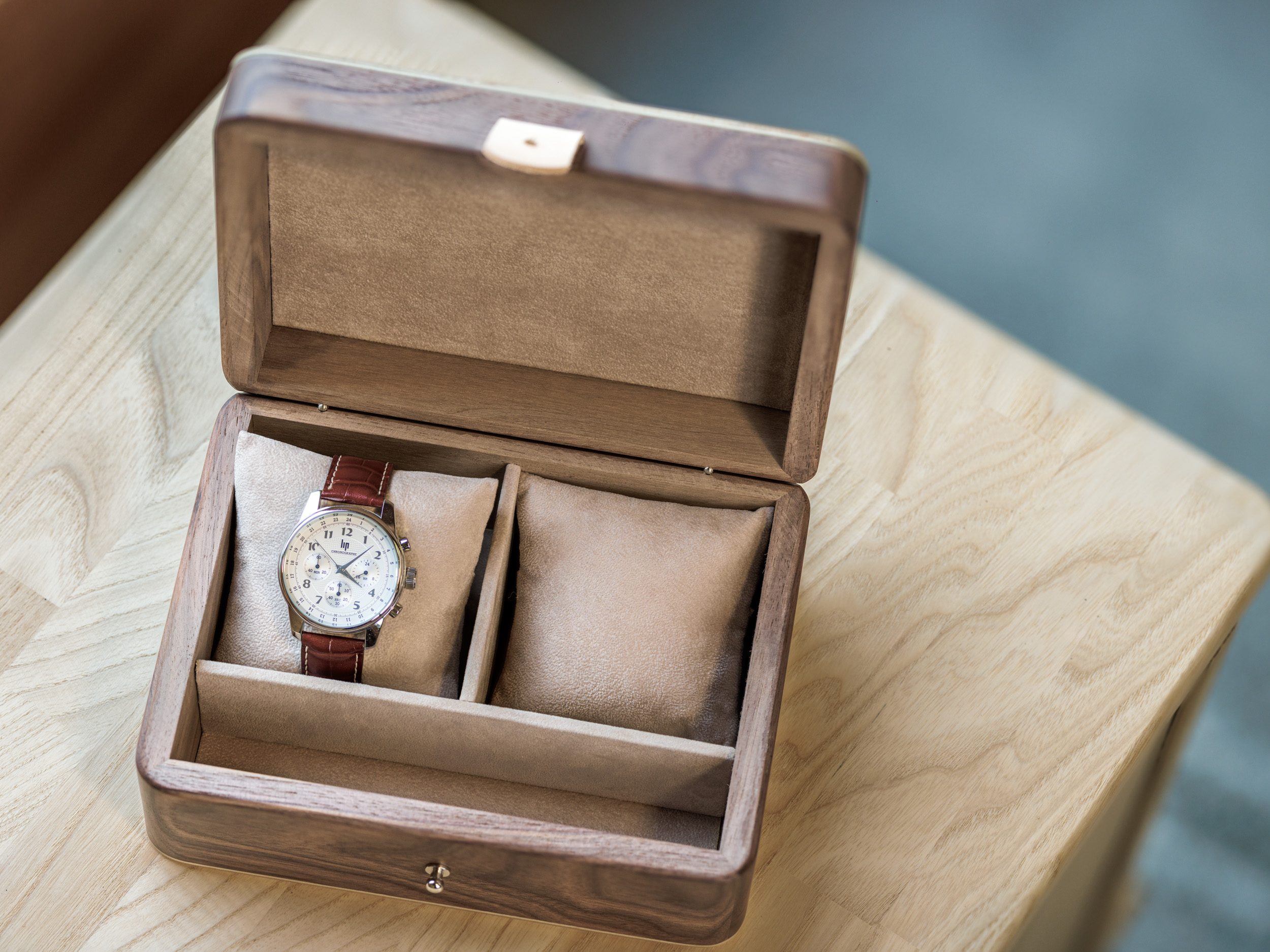 Coffret 2 montres noyer massif